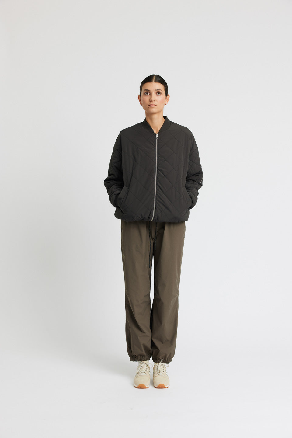 Rethinkit Quilted Bomber Jakke Latté Jackets 0022 almost black