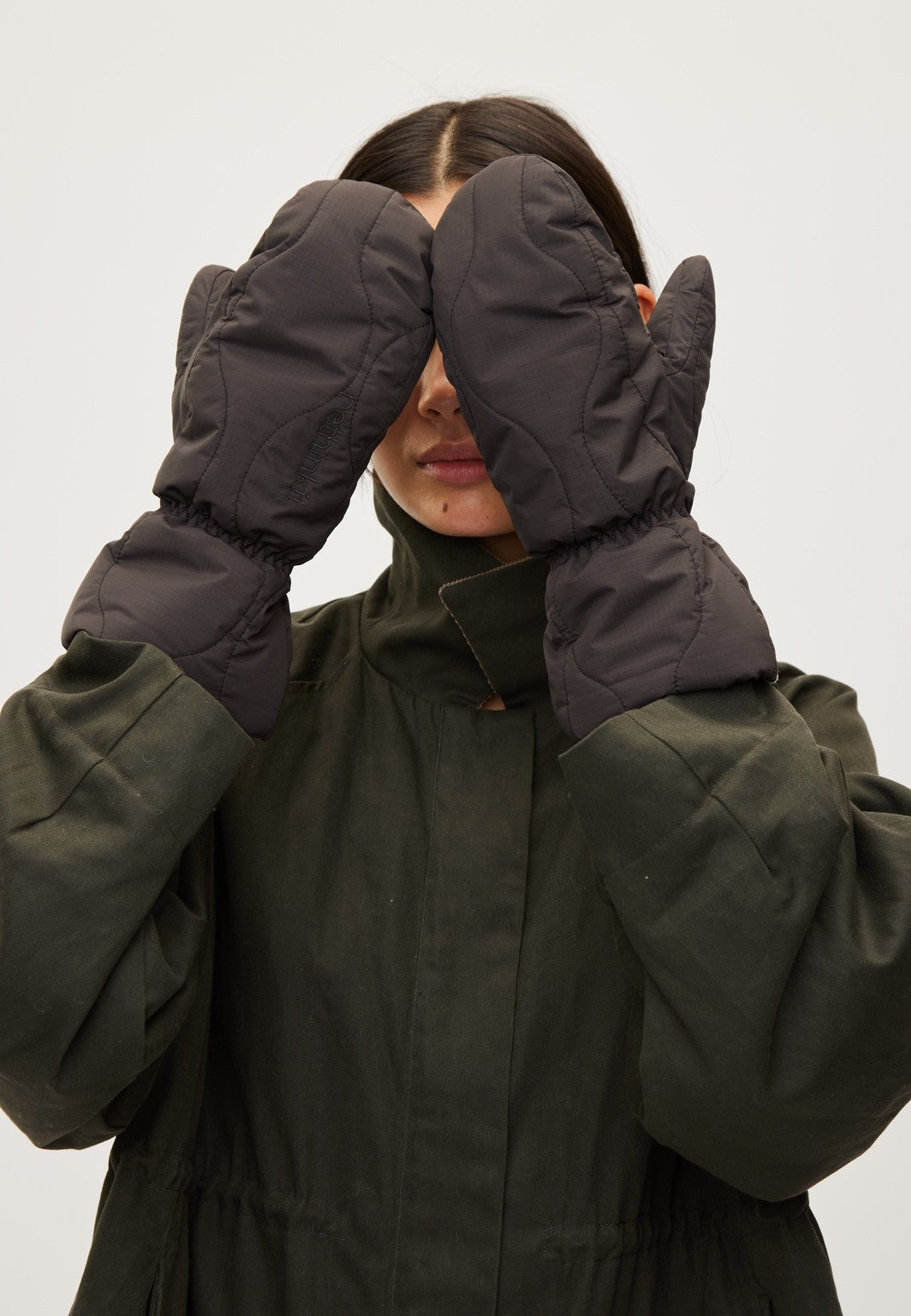 Rethinkit Quilted Mittens Field Country Accessory 0022 almost black