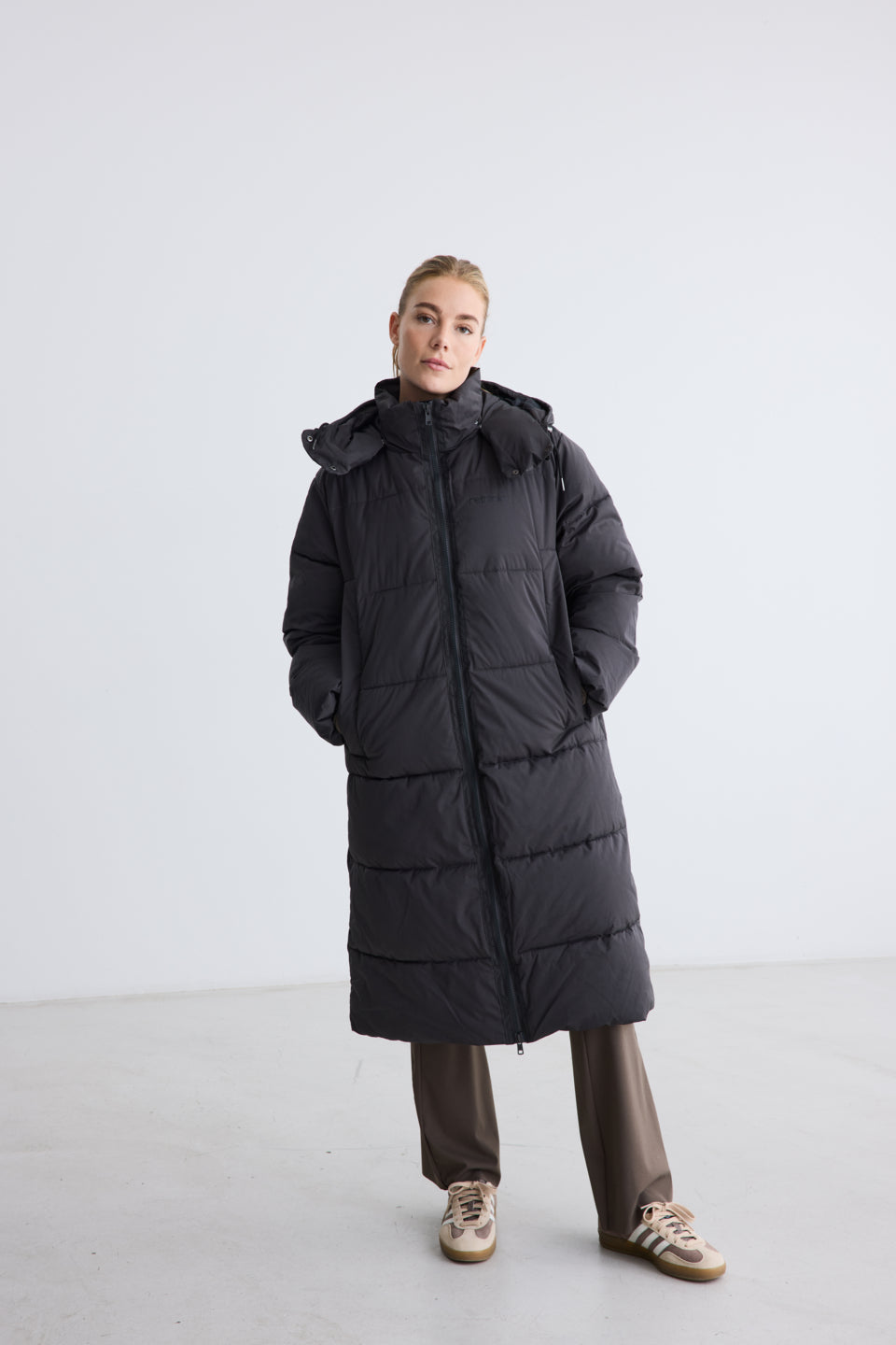 Rethinkit Lang Puffer Jakke Shelter Jackets 0022 almost black